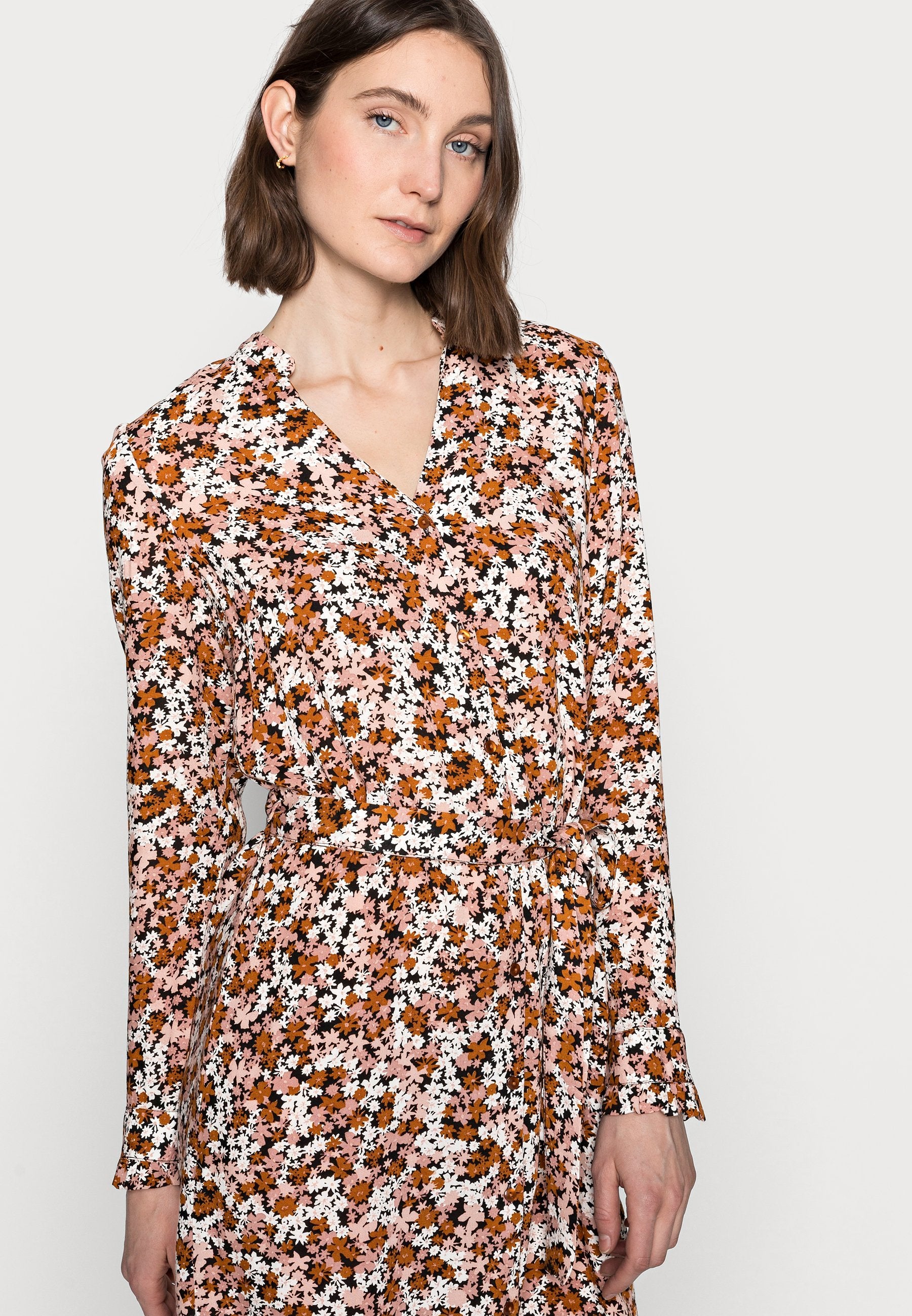 PIECES Tall PCFRIDINEN DRESS