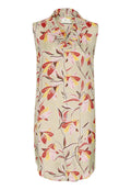 Ärmelloses Oberteil mit Blumenmuster in hellbeige, ausgestattet mit einem Rüschenausschnitt und lebhaften pinken, gelben und roten Blüten mit grünen Blättern.