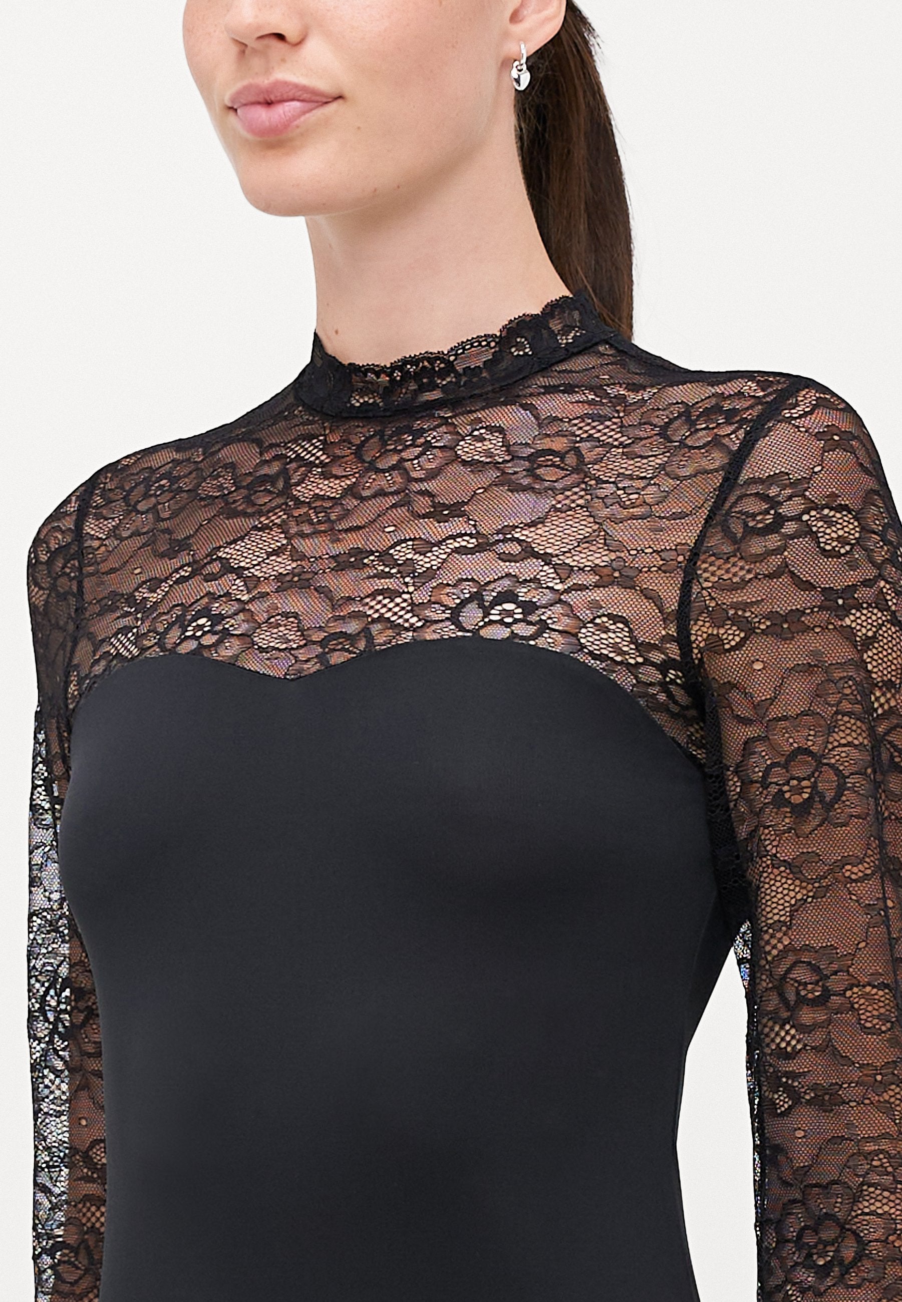 ONLSIA HIGHNECK HEART Media 6