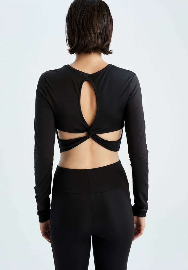 DeFacto  SLIM FIT LONG SLEEVED