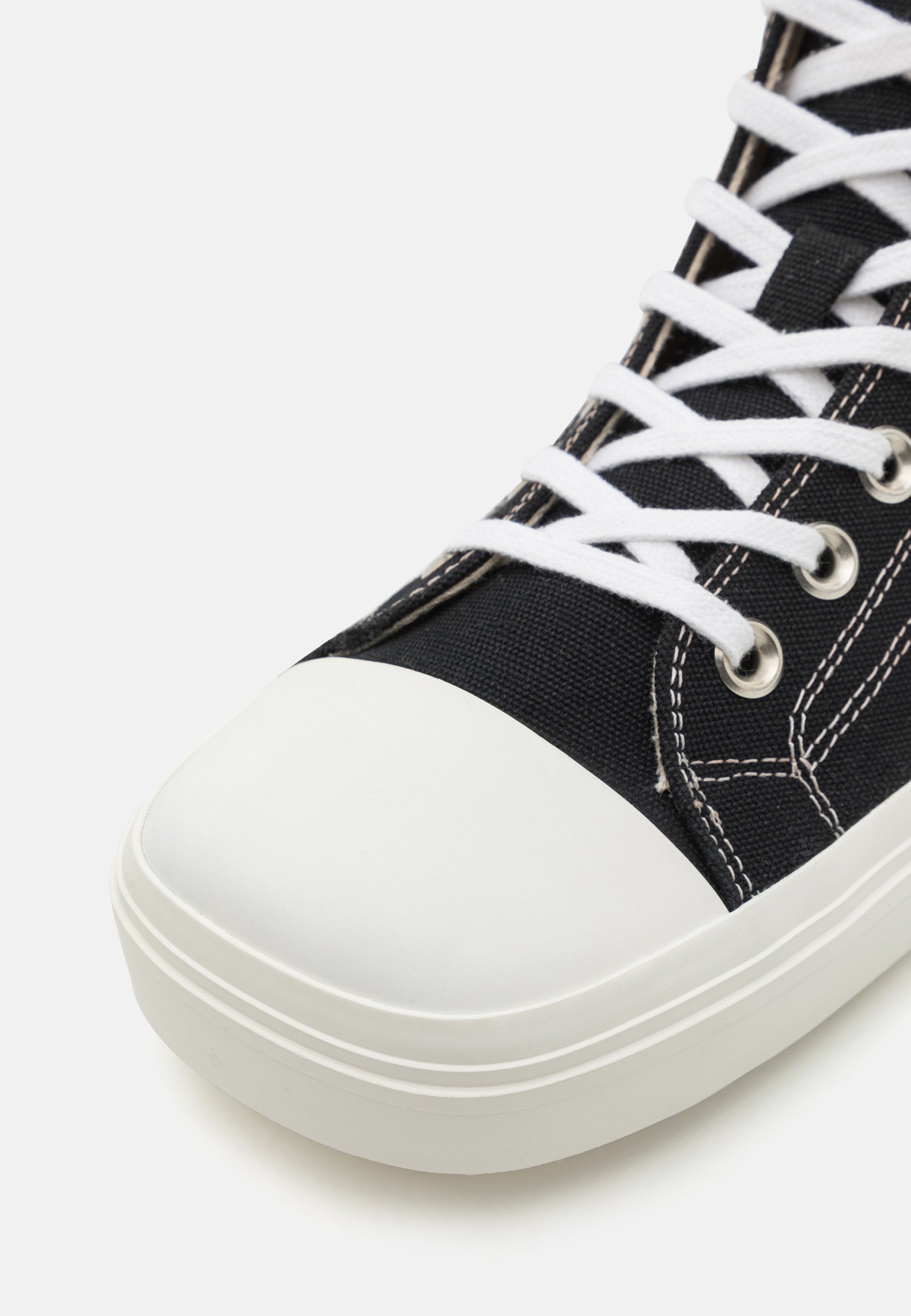 MOSCHINO EDGE