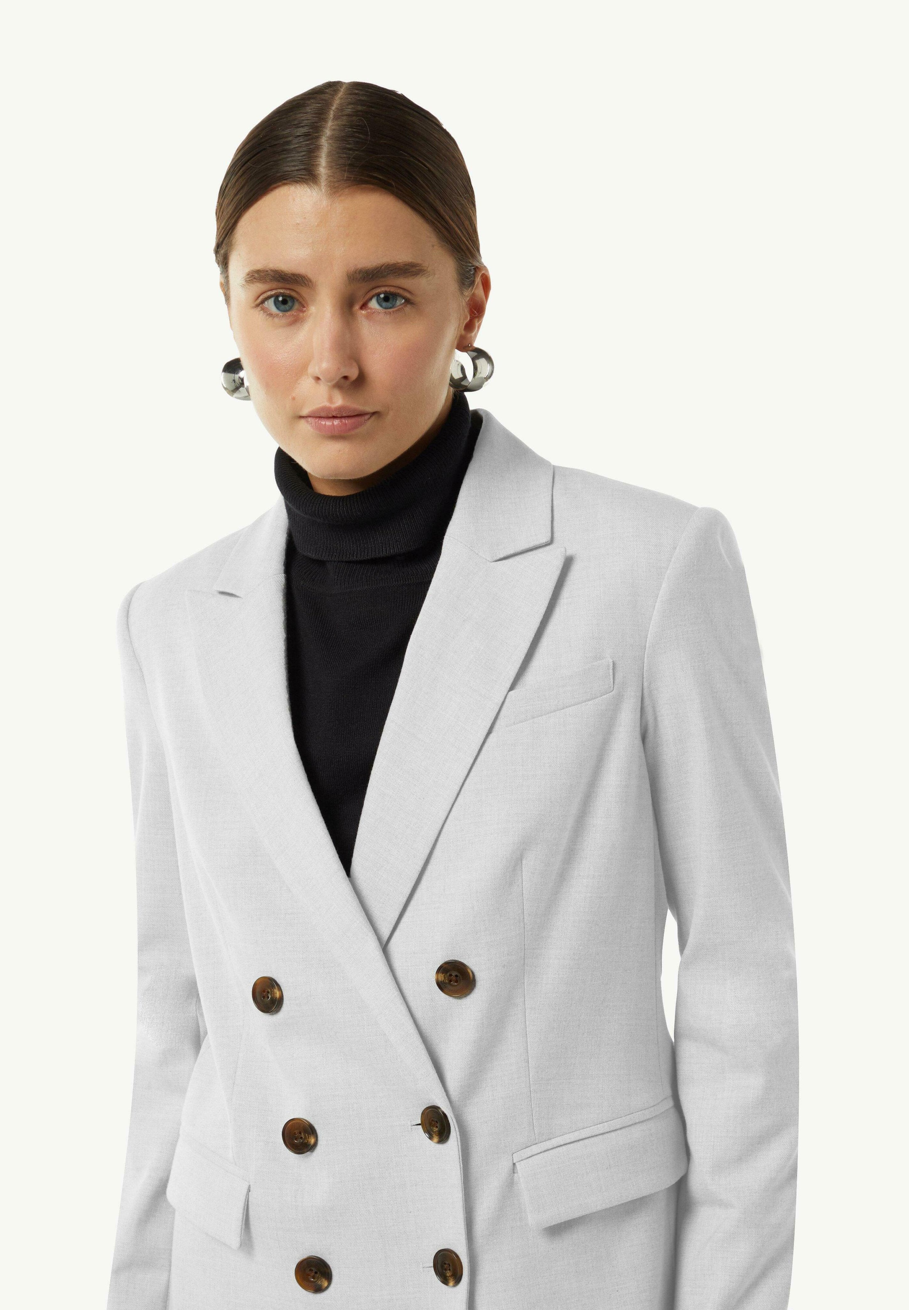 comma Blazer Media 4