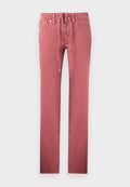Rosa Jeans mit hoher Taille und geradem Bein, vorne mit Schnürverschluss und fünf Taschen, vor schlichtem Hintergrund.