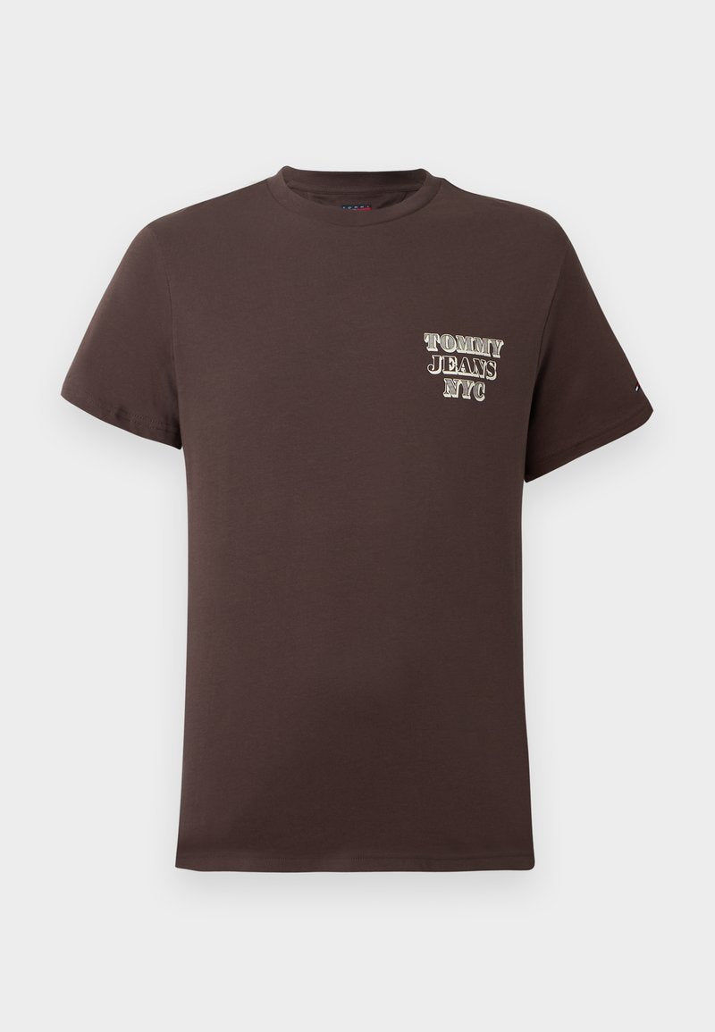 Braunes Baumwoll-T-Shirt mit kurzen Ärmeln. Mit einem kleinen Frontdruck, der "TOMMY JEANS NYC" in Weiß und Gold zeigt. Klassisches Rundhalsdesign.