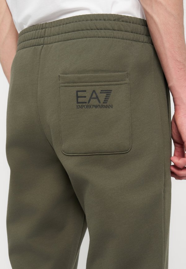 EA7 Emporio Armani