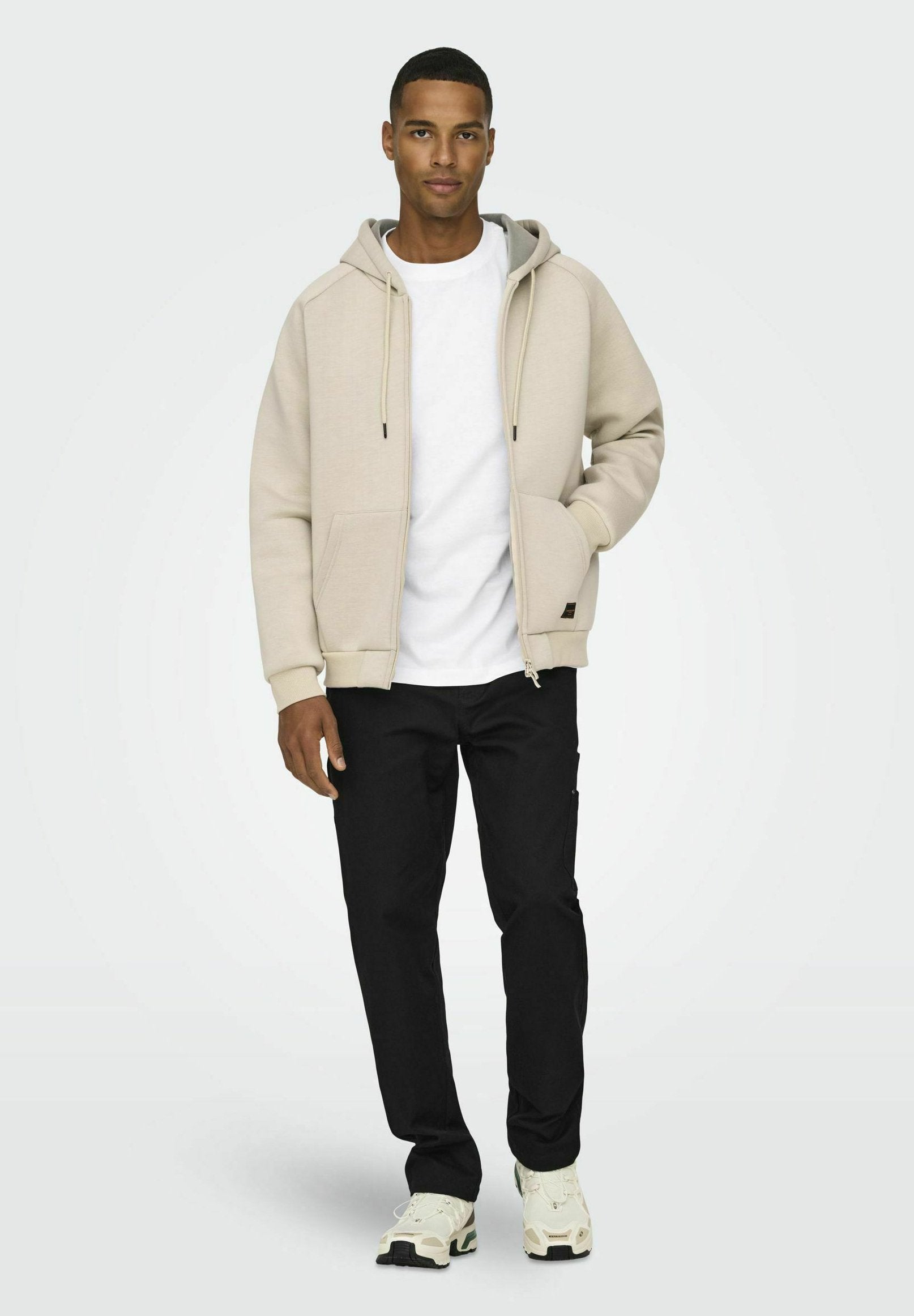 ONSEDGE Straight Fit Media 2