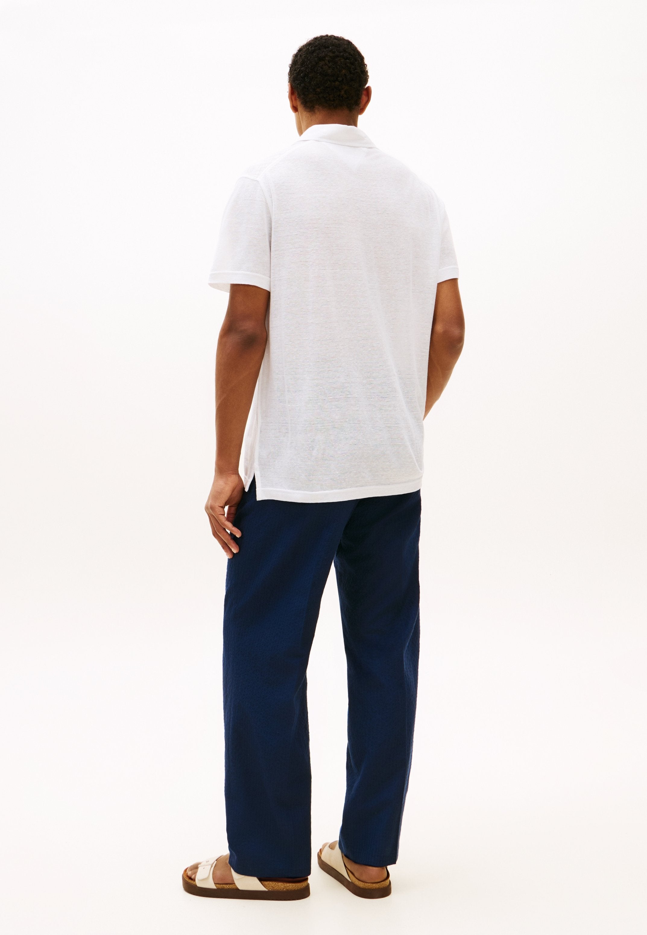 REGULAR FIT  Media 4