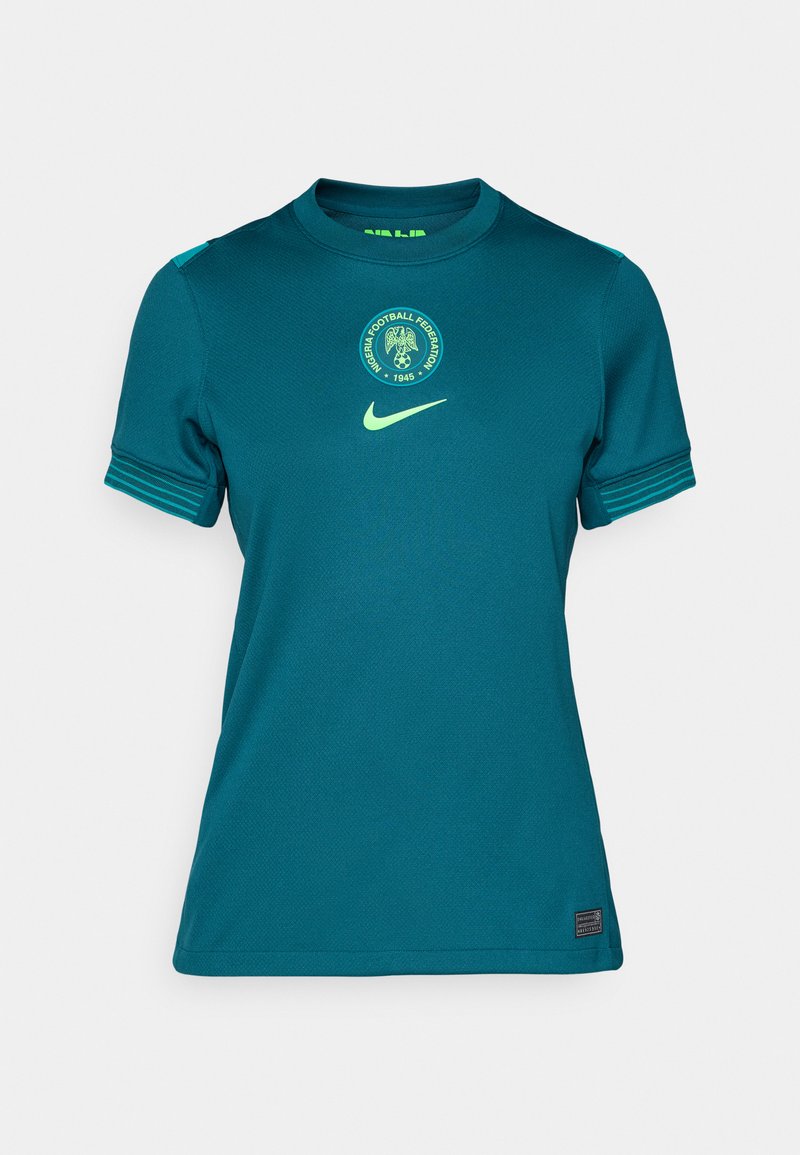 Türkises Nike Fußballtrikot mit Rundhalsausschnitt, kurzen Ärmeln, grünen Akzenten und einem runden Logo des Nigeria Football Federation.