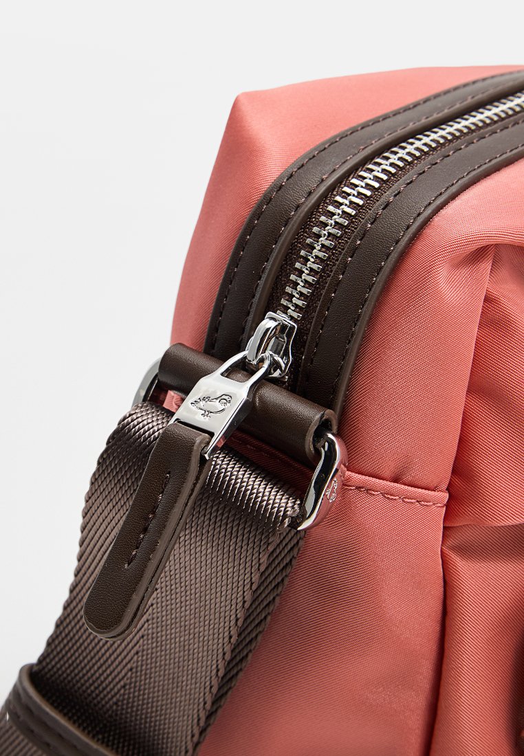 Mandarina Duck HUNTER