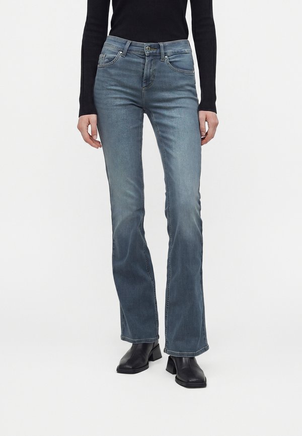 ONLY Flared fit ONLBLUSH Mid waist - Flared Jeans - medium blue denim