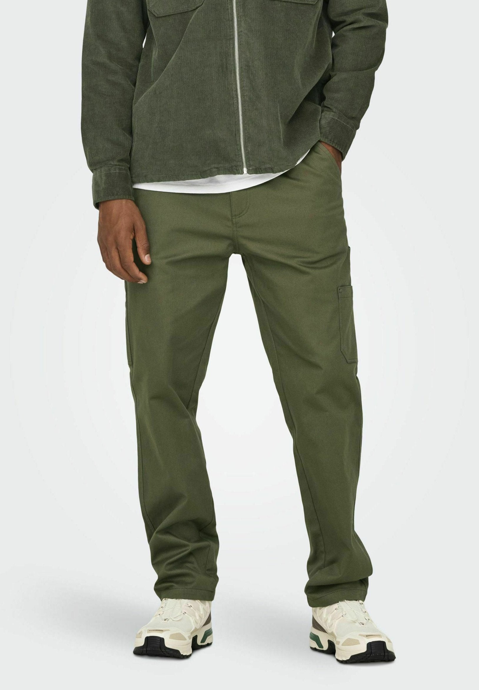 ONSEDGE Straight Fit Media 3