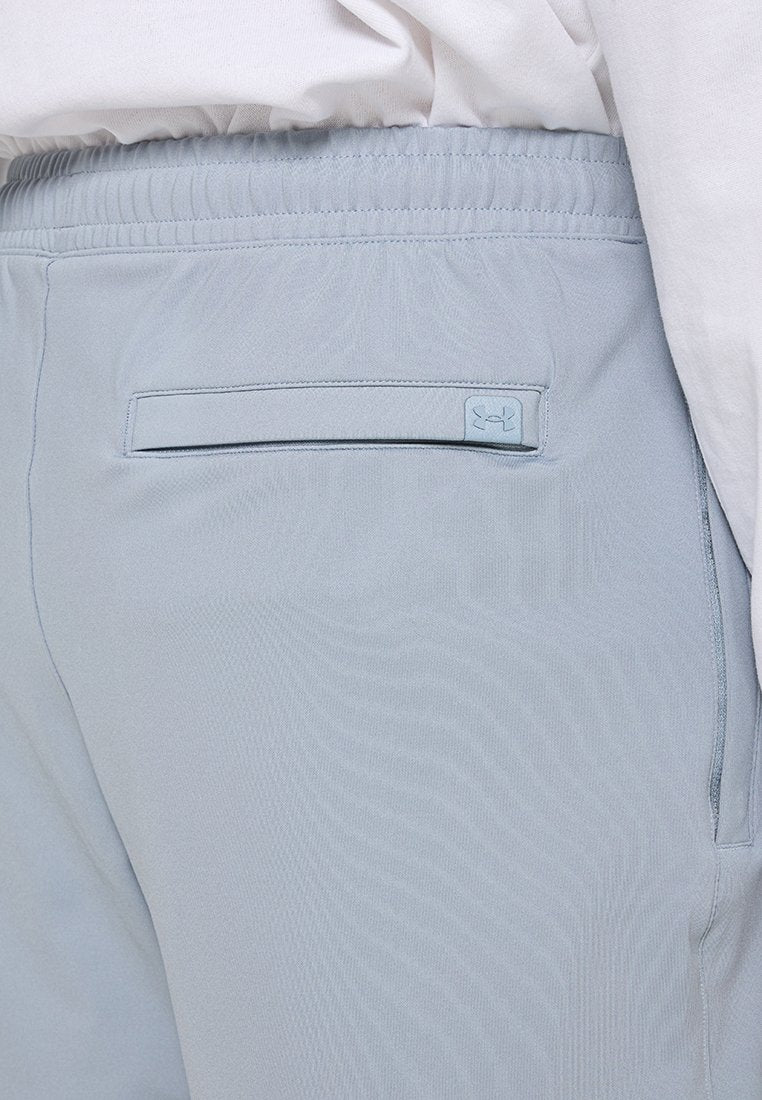 Under Armour LOOSE FIT