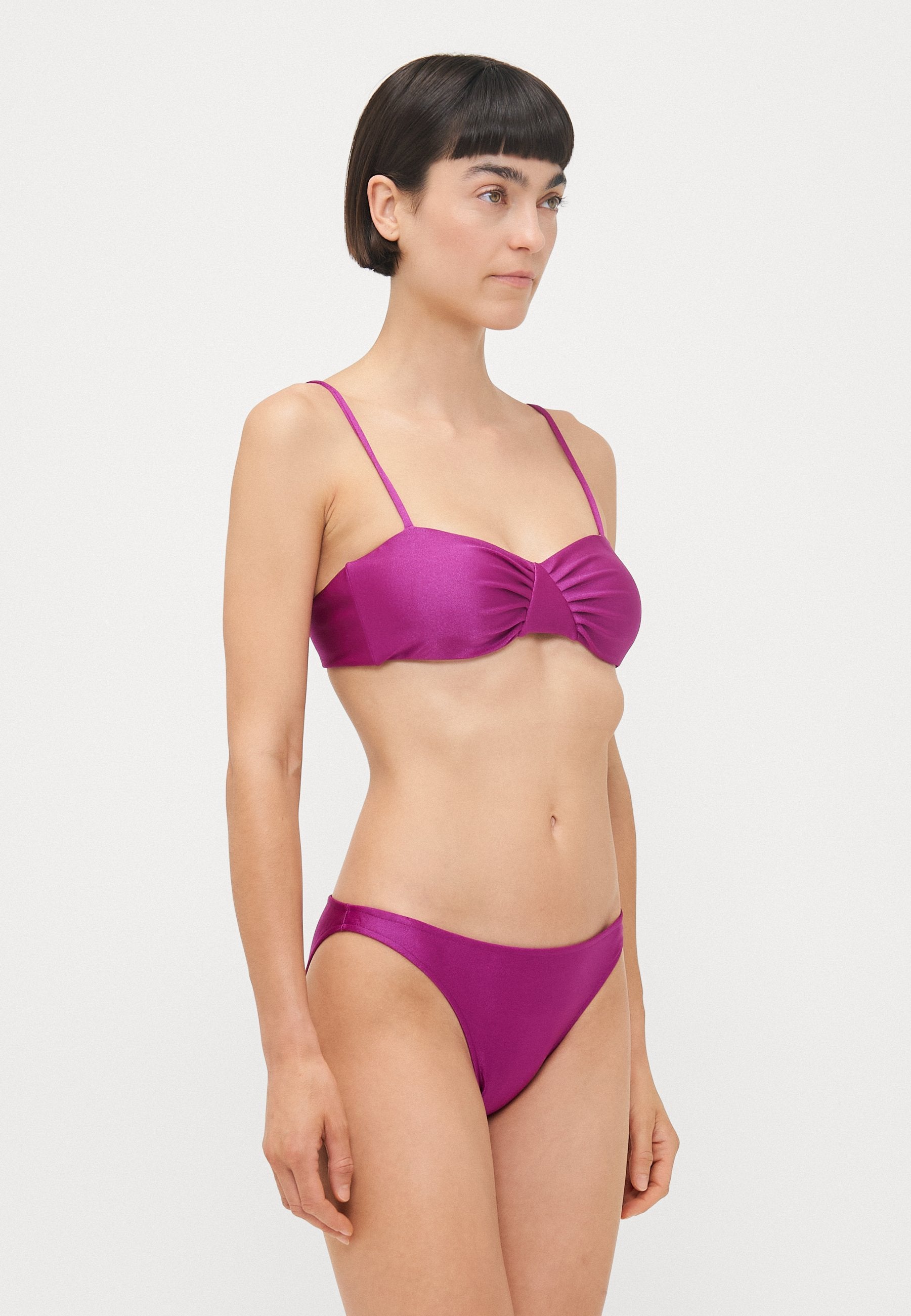 ADRIANA DEGREAS SOLID FRILLED