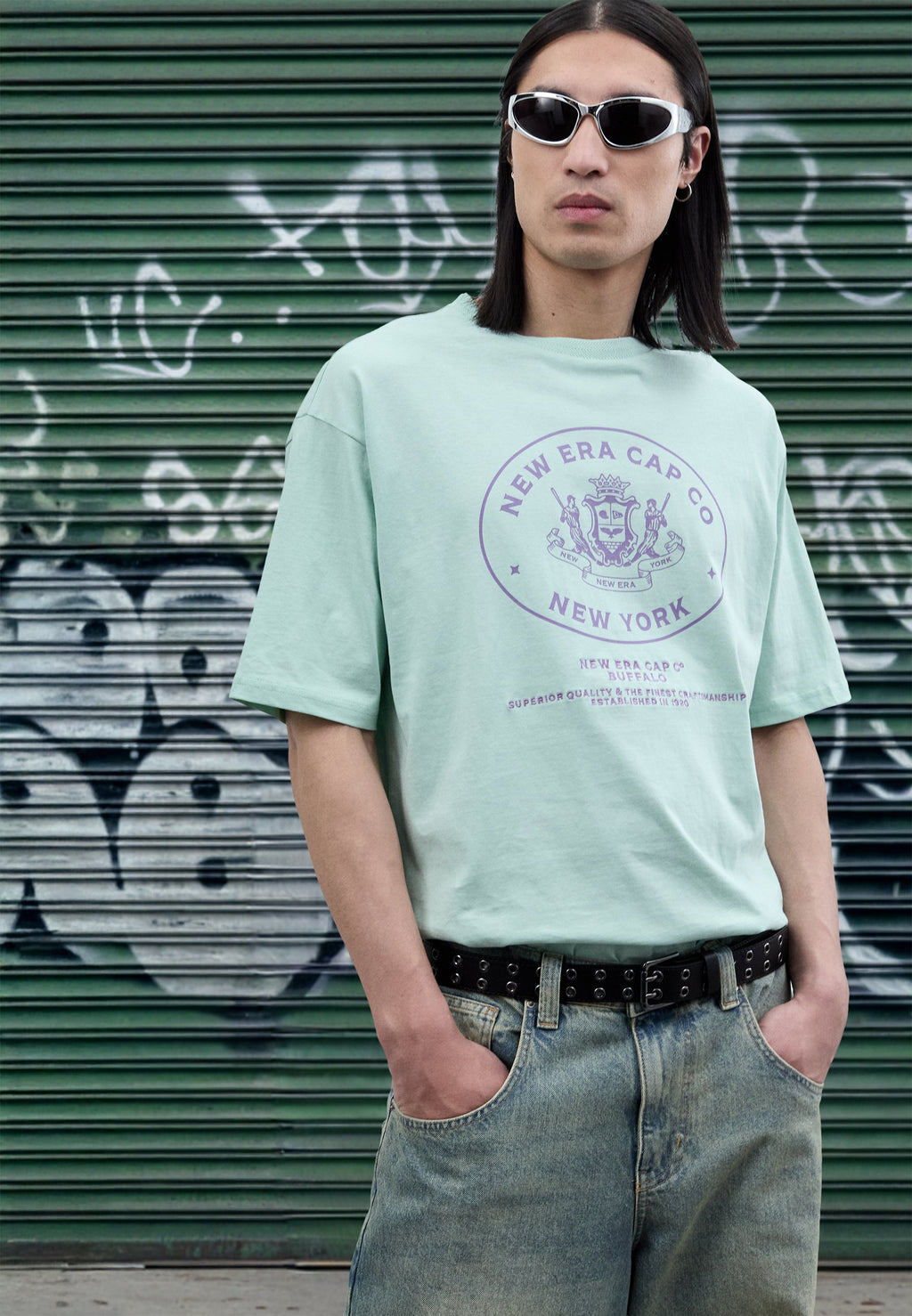 New Era CREST GRAPHIC TEE