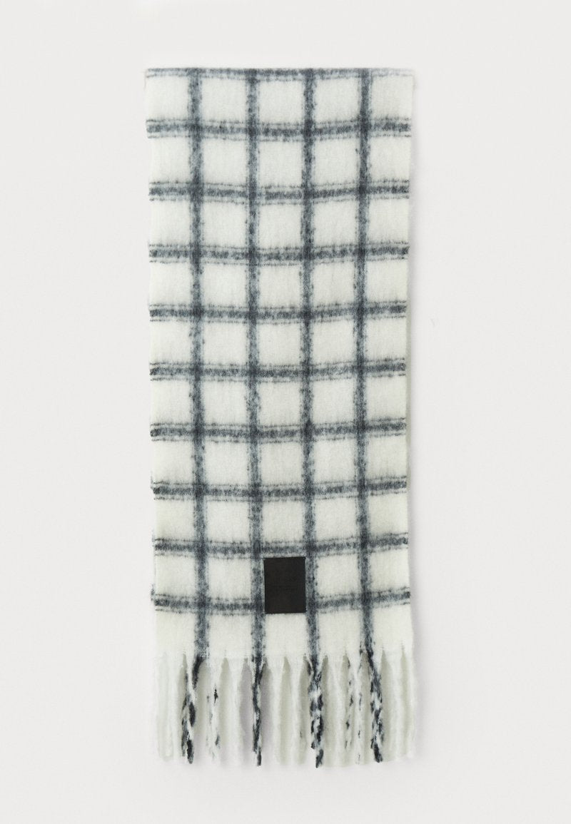SCARF UNISEX Media 1