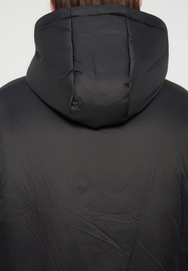 EA7 Emporio Armani