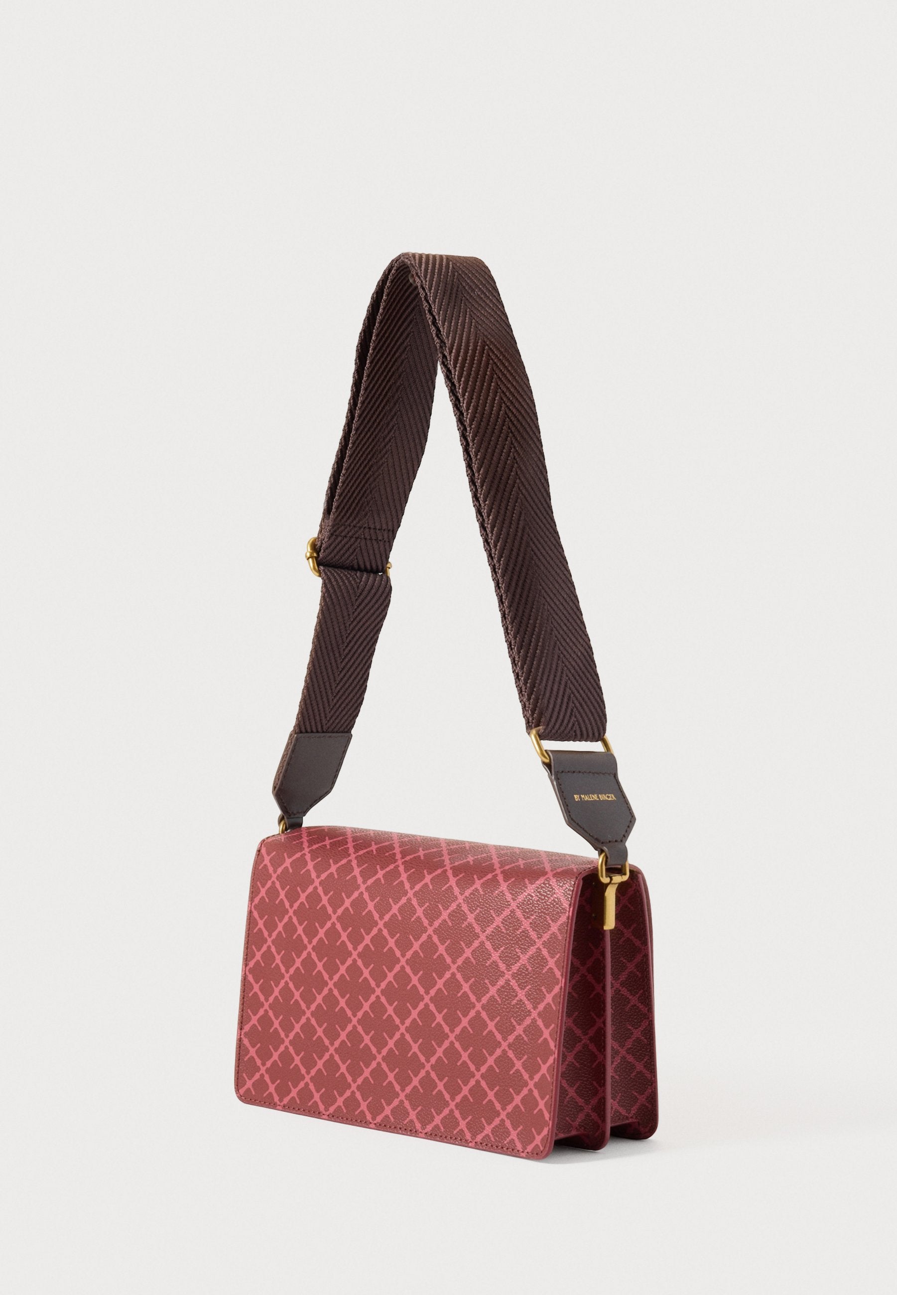 By Malene Birger LOENNA