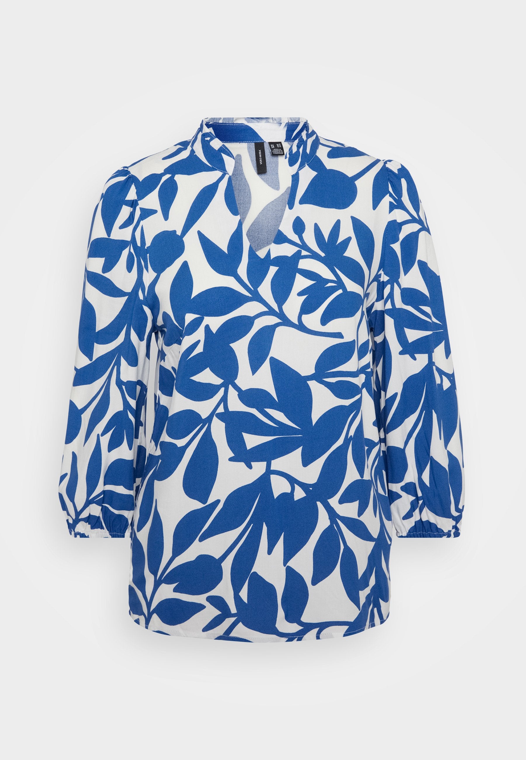 Bluse mit blauen und weißen Mustern, V-Ausschnitt, dreiviertel Puffärmeln und einem floralen Blätterdesign aus leichtem Stoff.