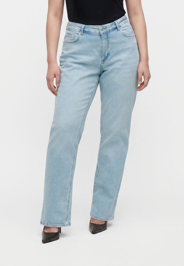Vero Moda Curve VMCMARI TESSA - Flared Jeans - light blue denim