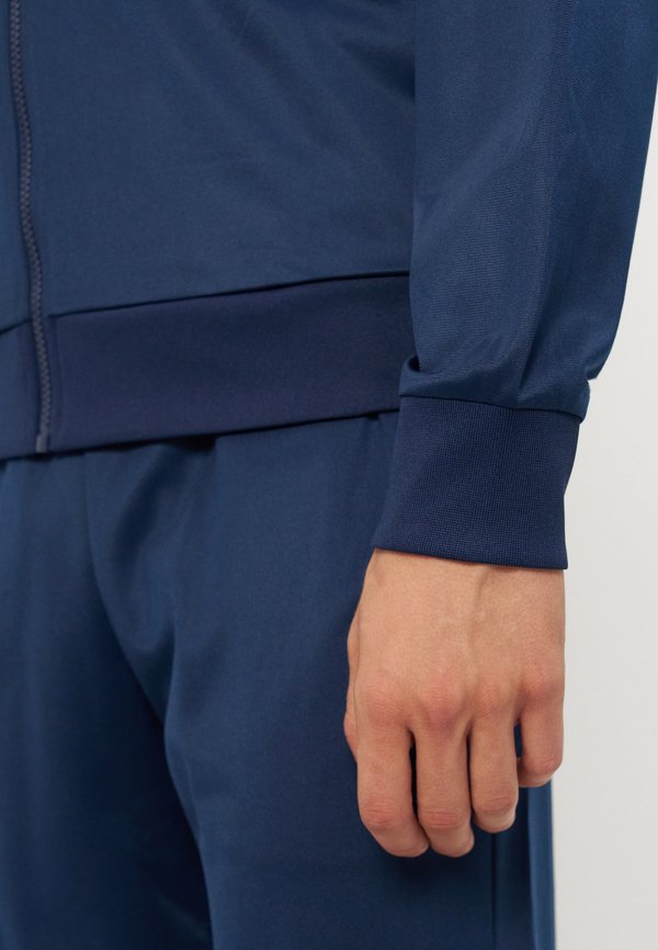 EA7 Emporio Armani