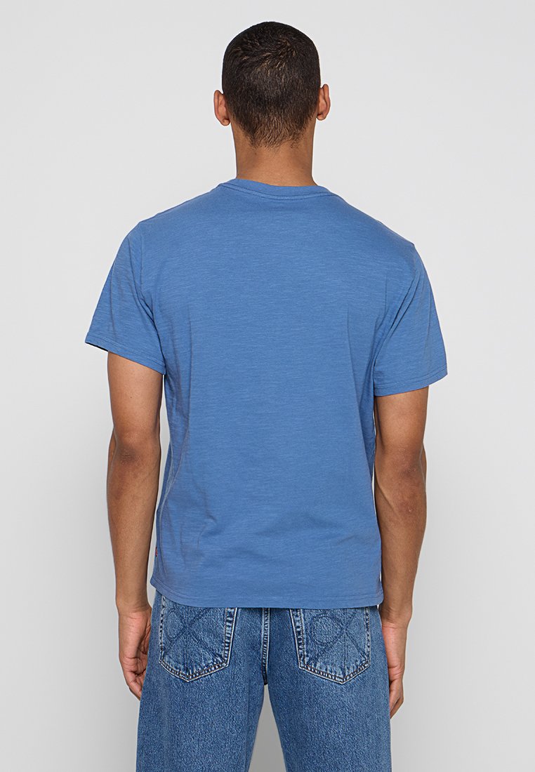 Levi's® RELAXED FIT TEE