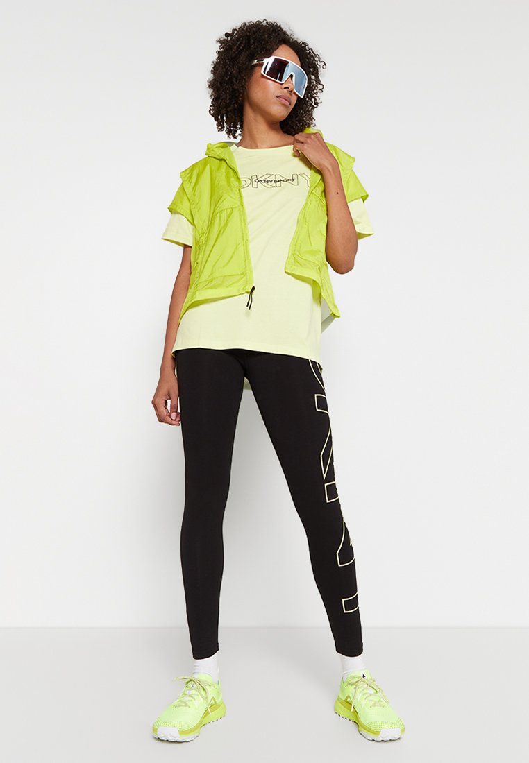 DKNY Sport