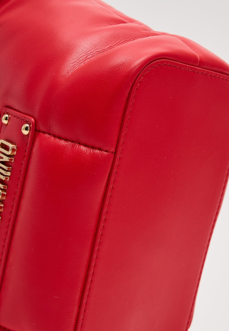 Love Moschino