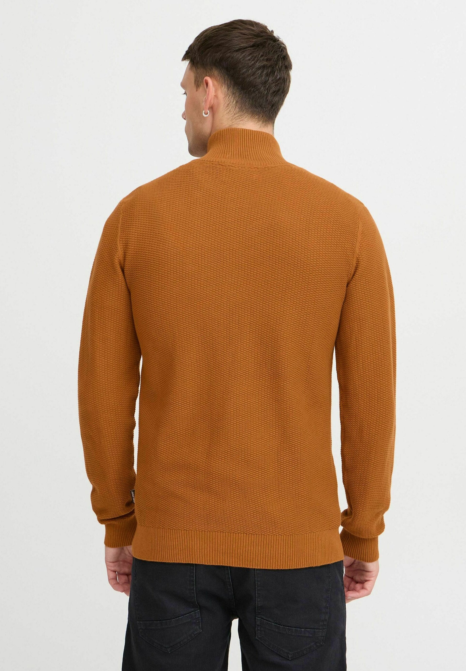 BHPULLOVER FINE KNIT TROYER Media 4