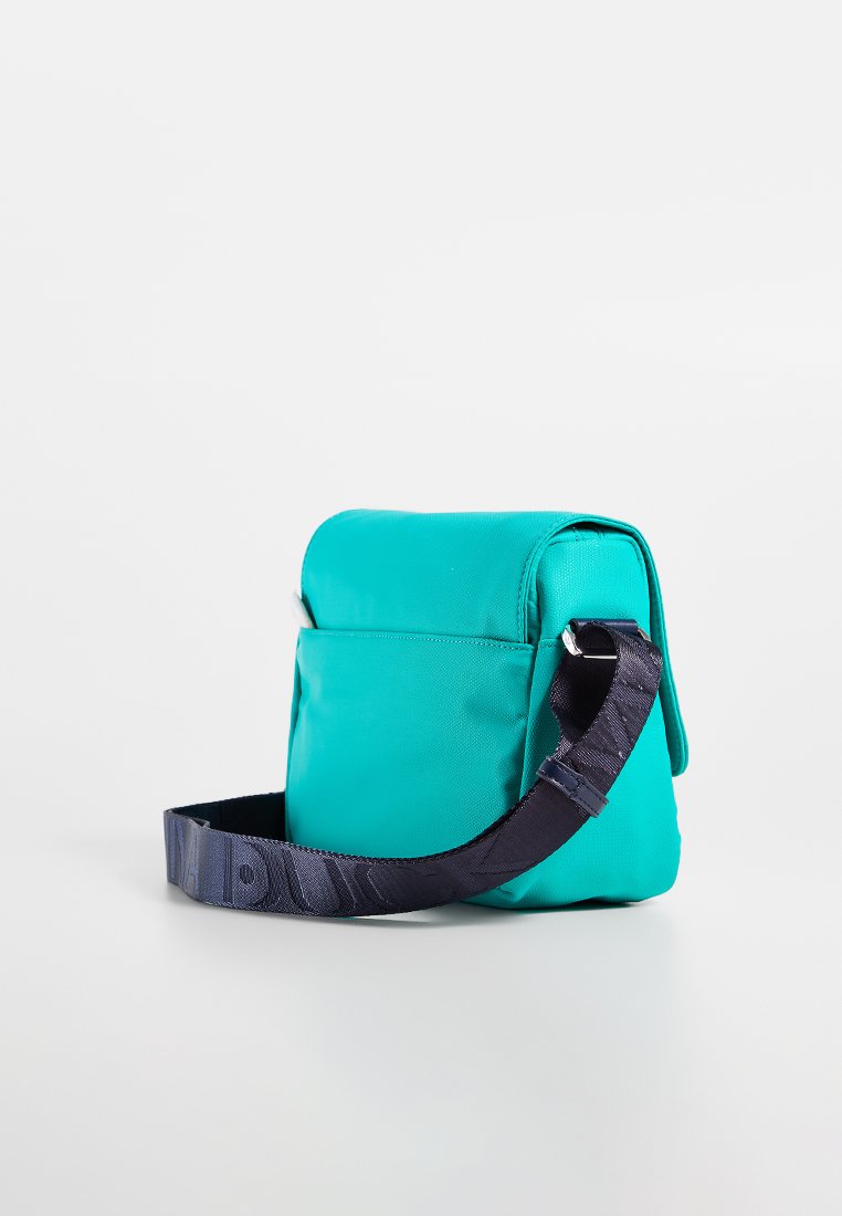 Mandarina Duck STYLE