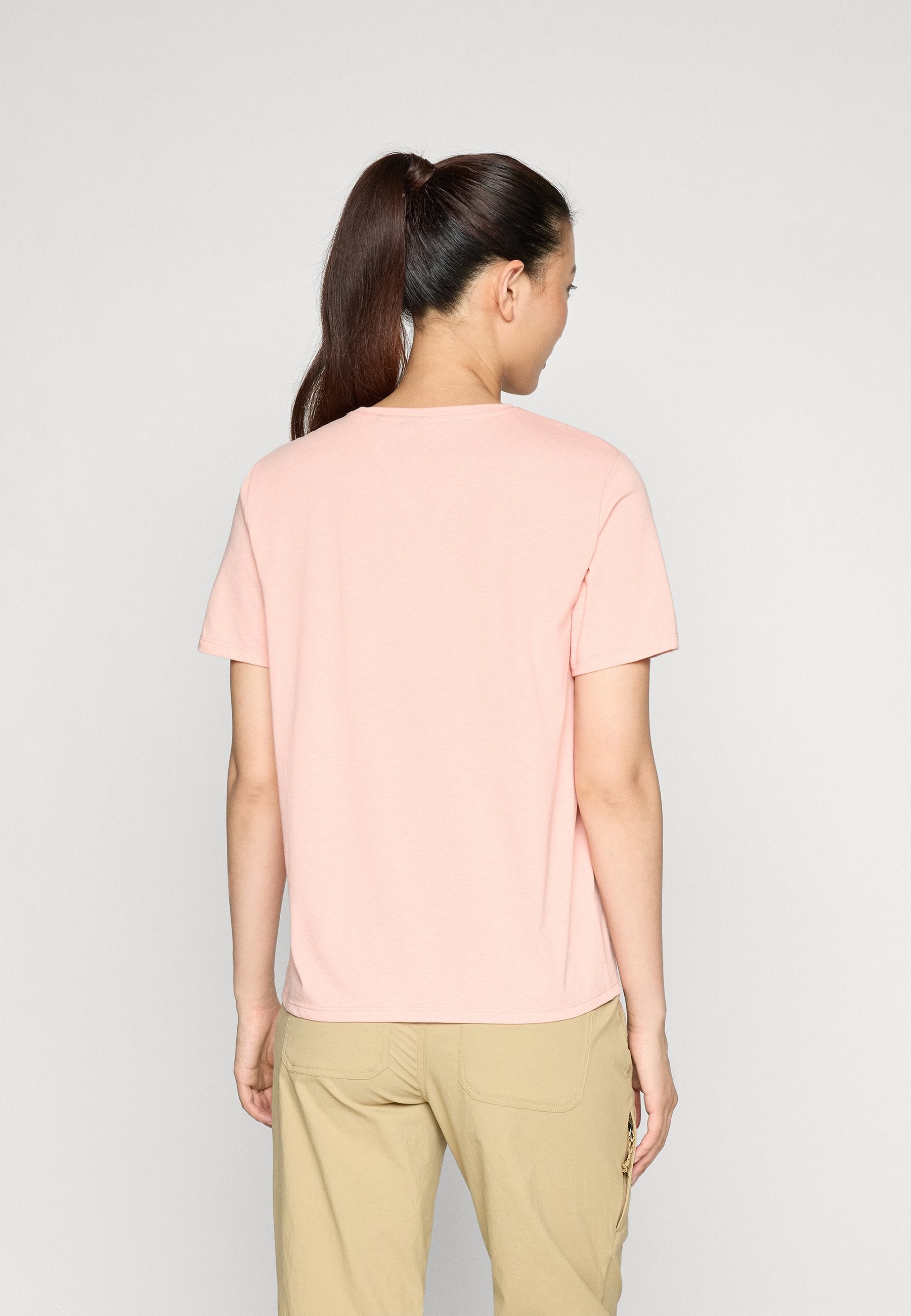Peak Performance EXPLORE GRAPHIC TEE