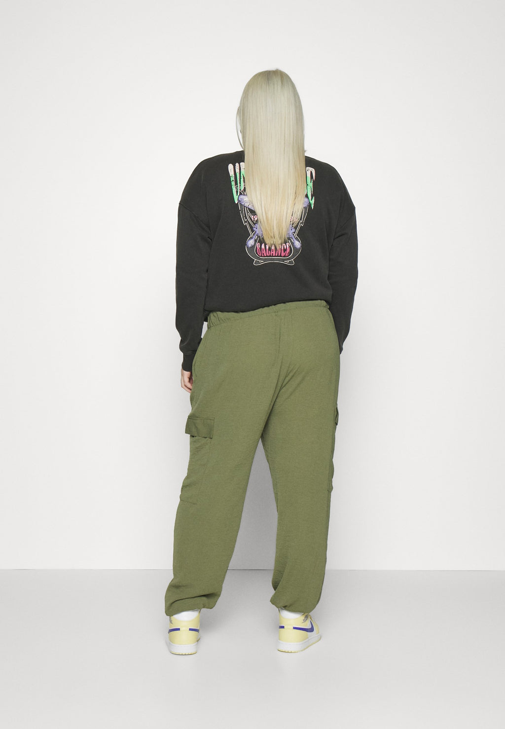 CARAYO JACKIE PANTS Media 4