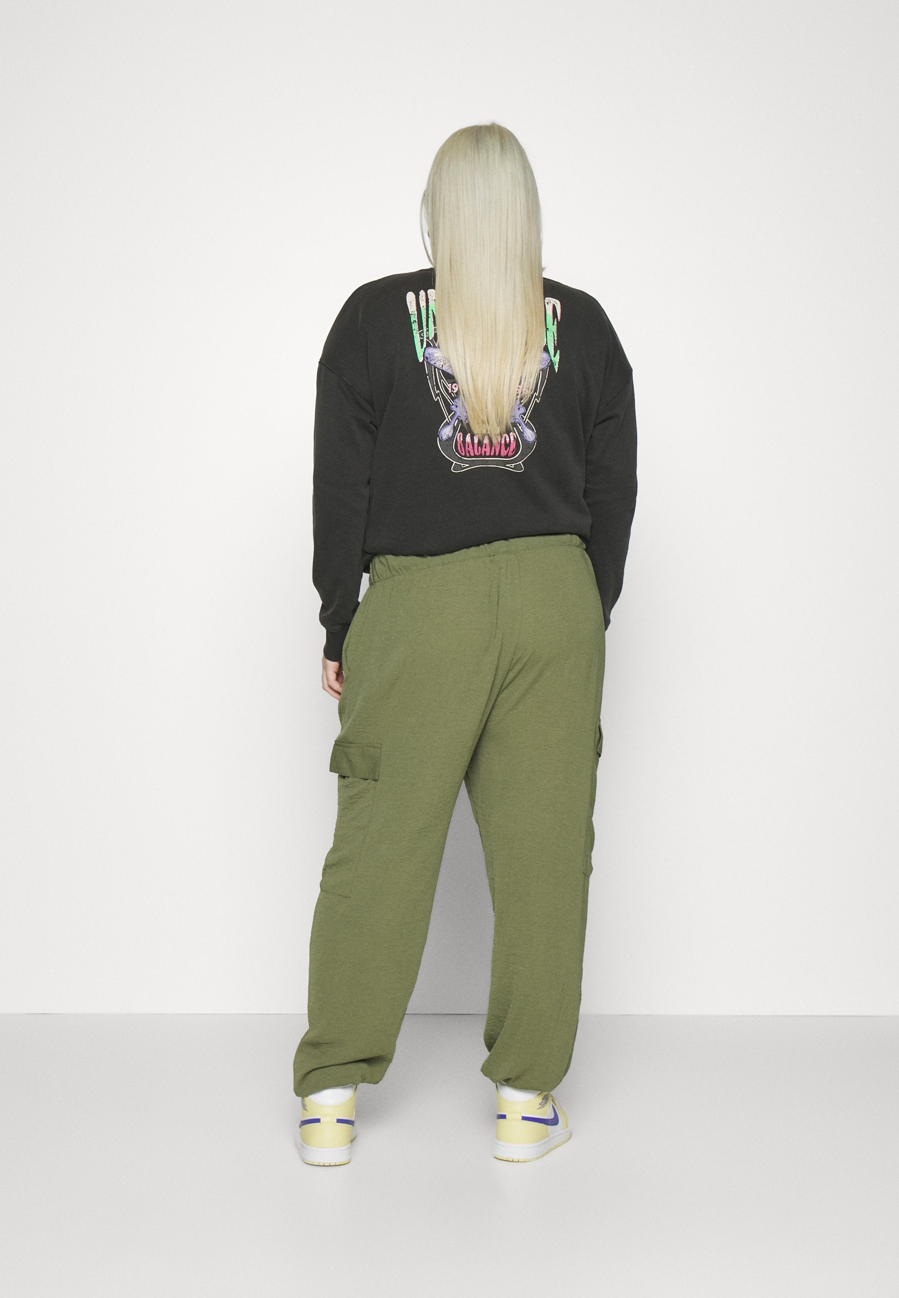 CARAYO JACKIE PANTS Media 4