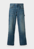 Denim-Jeans in einem mittleren Blauton, mit einer entspannten Passform, Fronttaschen und Kontrastnähten. Enthält Eingreifdetails an den Beinen.