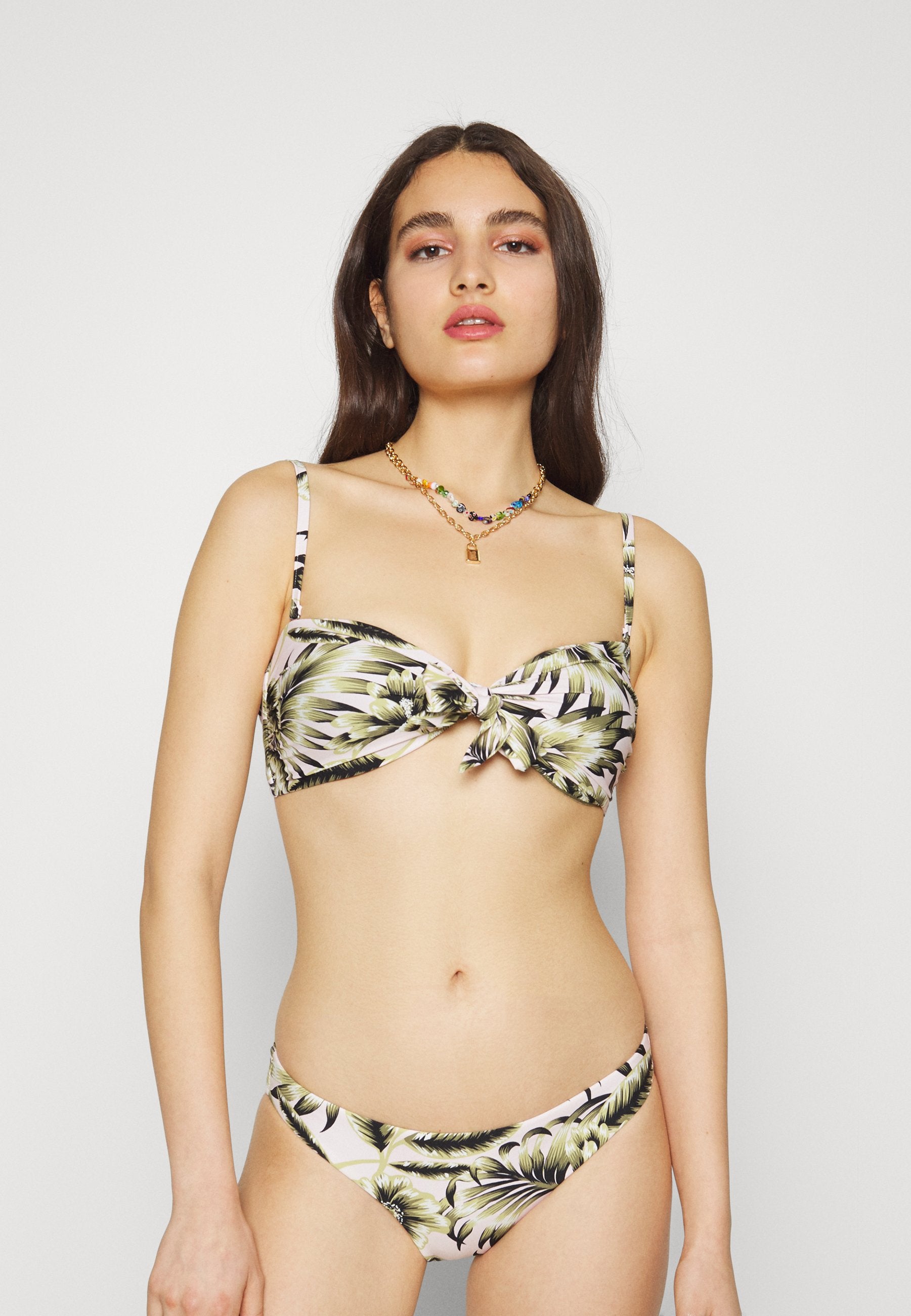 ISLAND IN THE SUN TWIST TIE FRONT BANDEAU Media 3