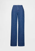 Blaue Jeans mit weitem Bein und hoher Taille, mit strukturierter Oberfläche und klassischem Fünf-Taschen-Design.