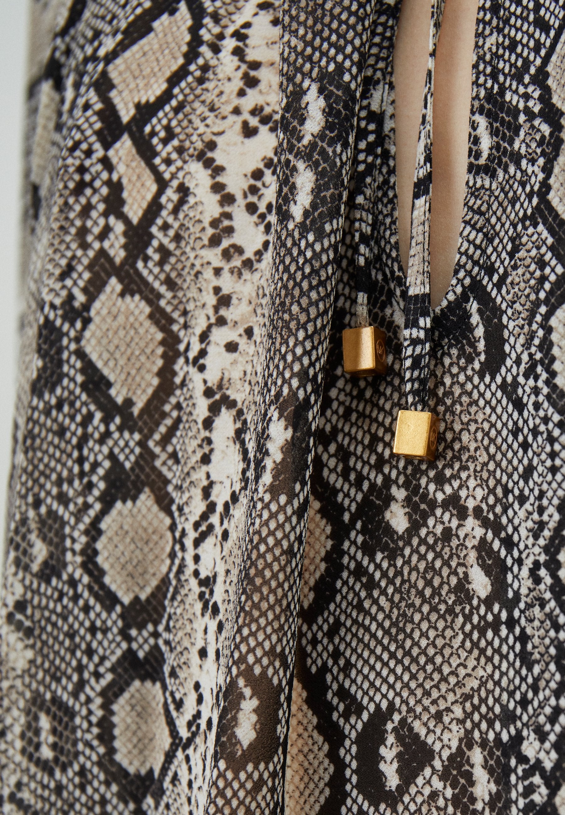 MICHAEL Michael Kors SNAKE V NECK