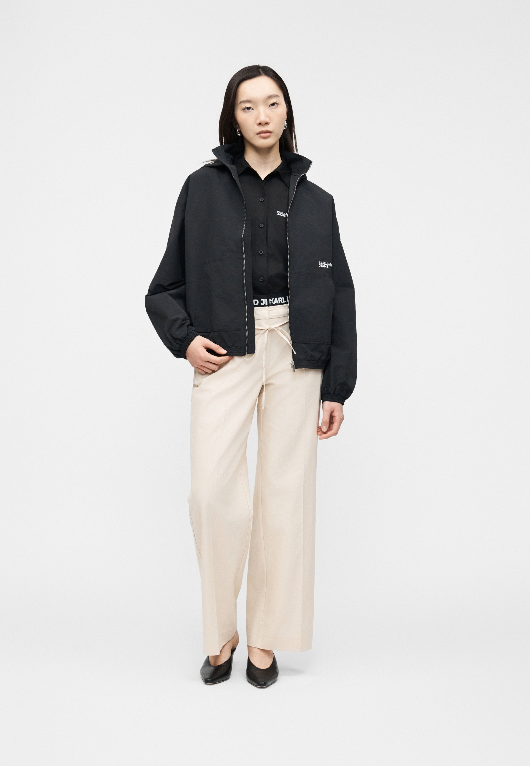 LIGHTWEIGHT HOODED JACKET Media 2