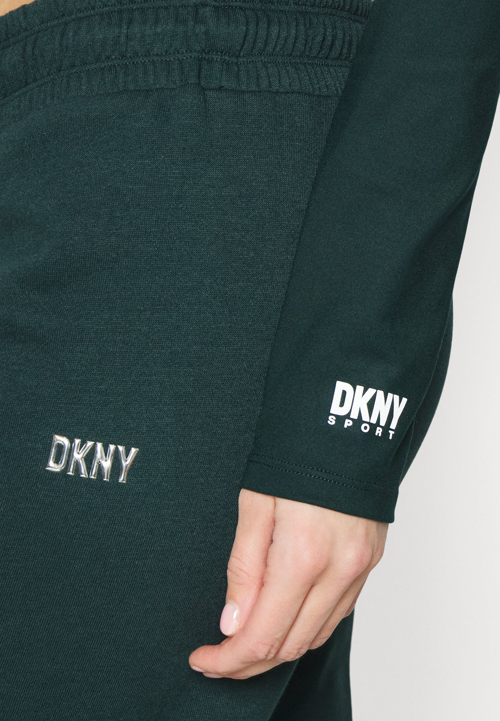 DKNY BALANCE QUARTER ZIP CROPPED