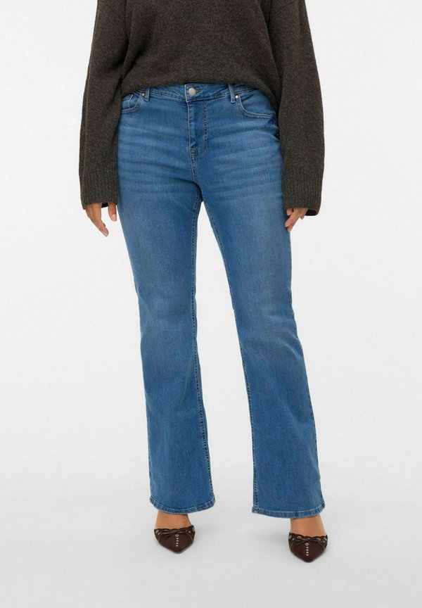 Vero Moda Curve Flared fit VMFLASH Mid rise - Bootcut jeans - medium blue denim