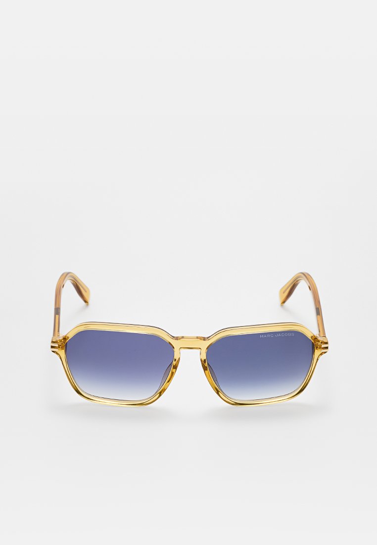 MARC JACOBS