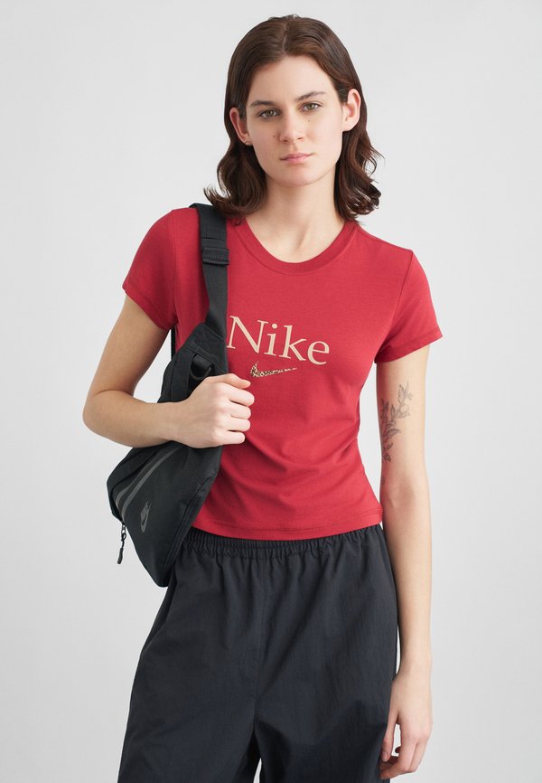 Nike Sportswear Print T-shirt - team crimson