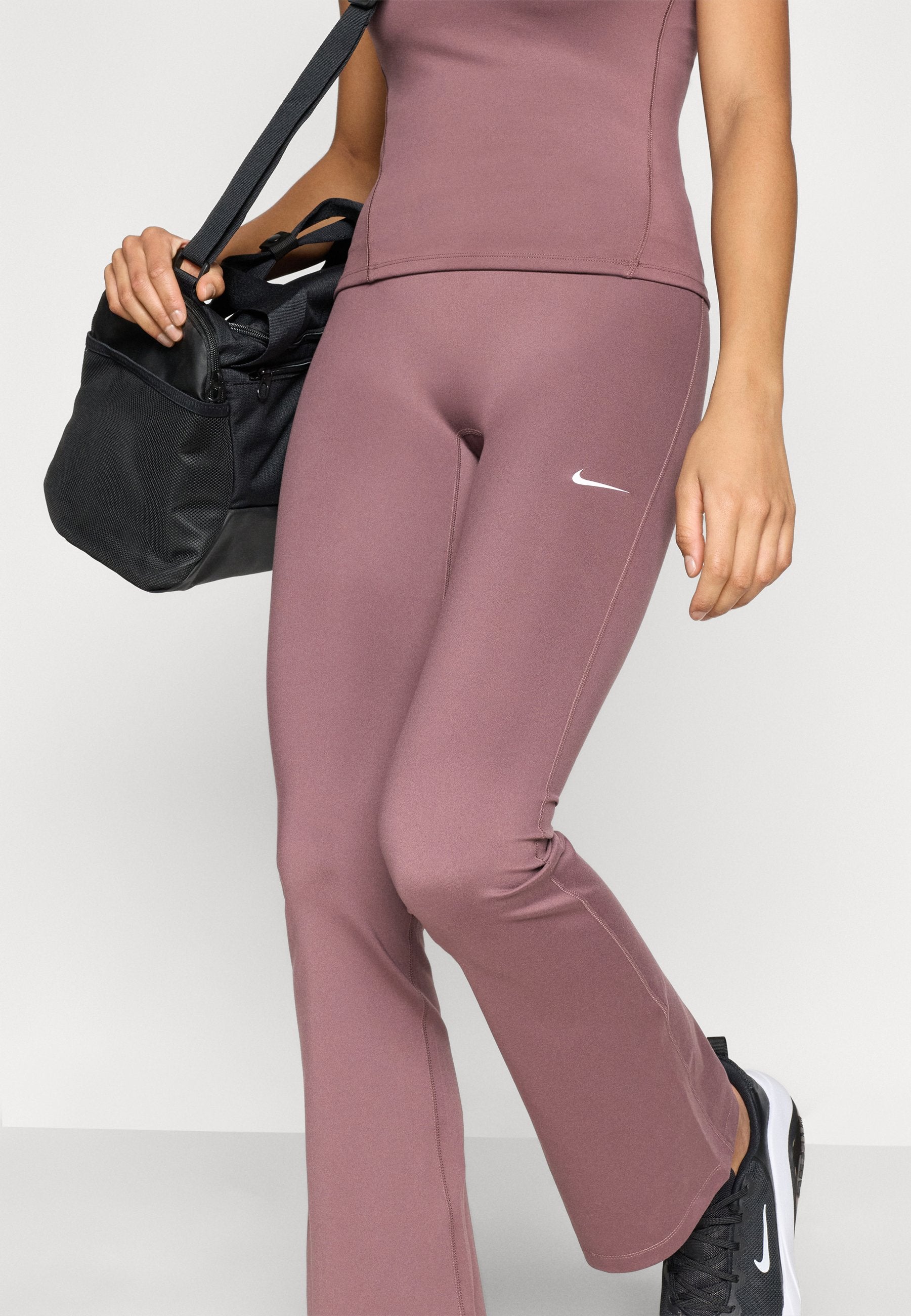 Nike Performance ONE