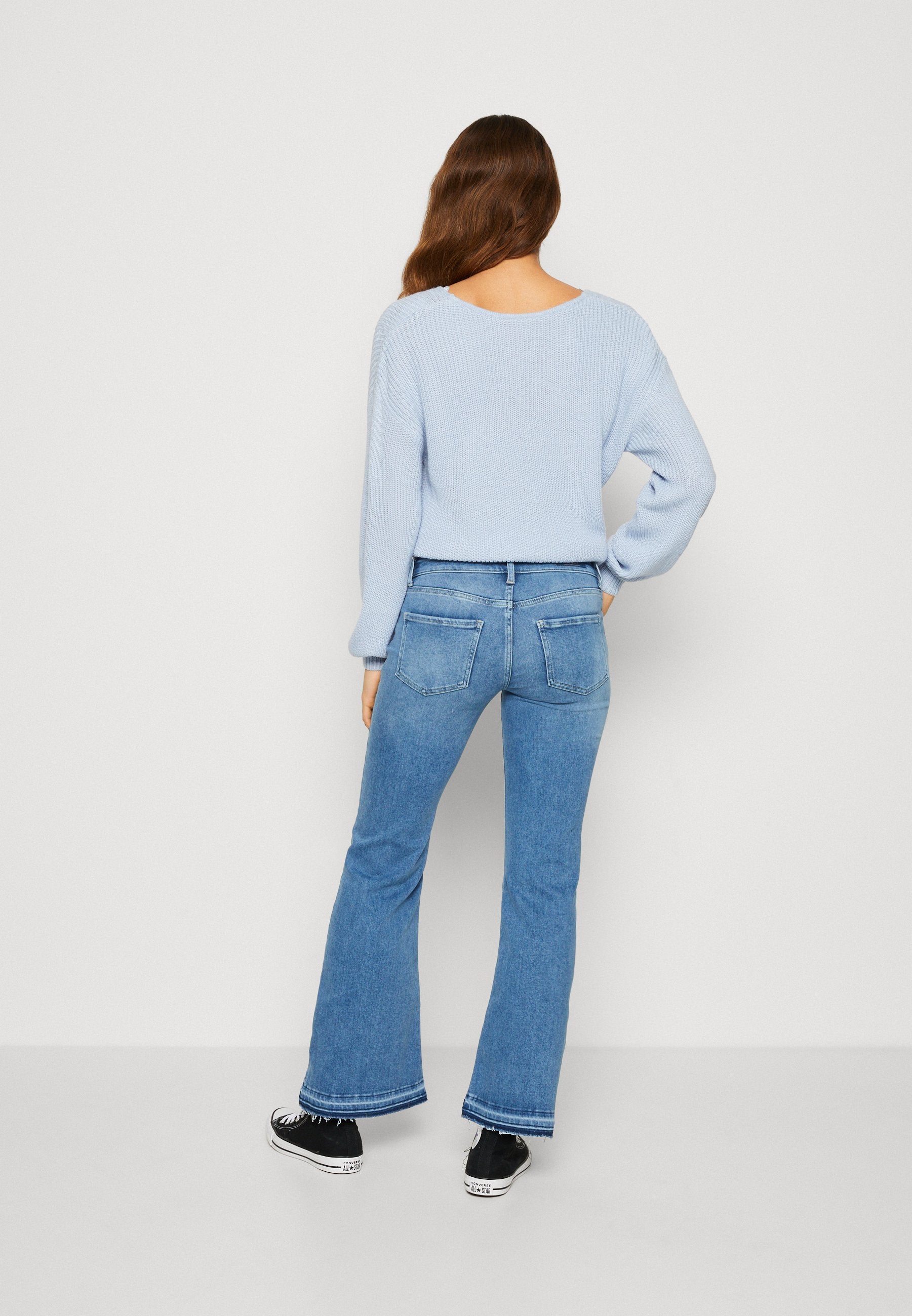Flared fit ONLTIGER Low waist Media 4