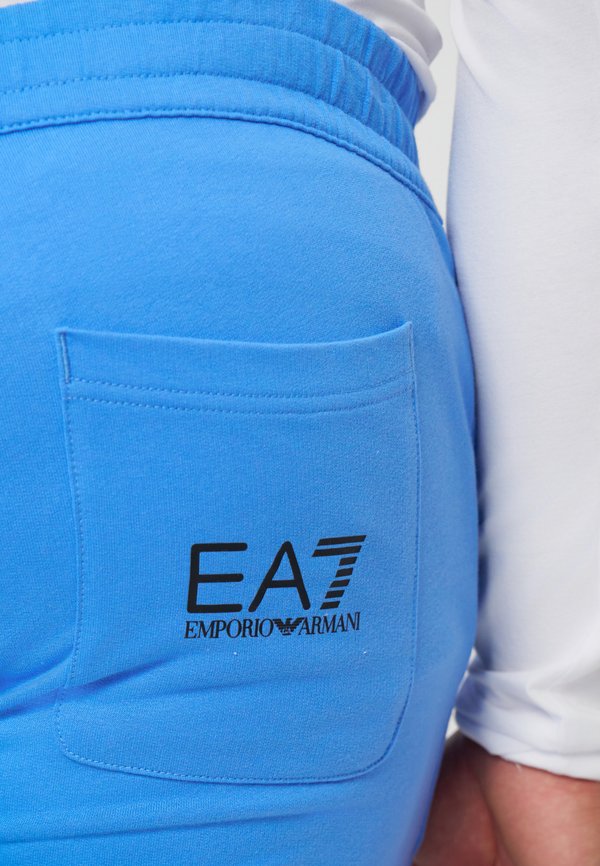 EA7 Emporio Armani