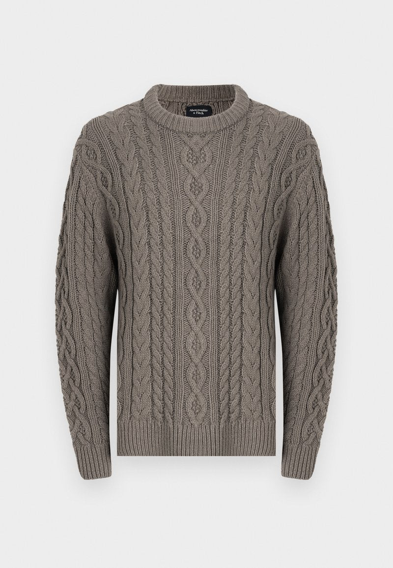 Grauer, kabelgestrickter Rundhalspullover mit komplexen geflochtenen Mustern, gerippten Bündchen, Saum und Kragen, gekennzeichnet mit Abercrombie & Fitch.