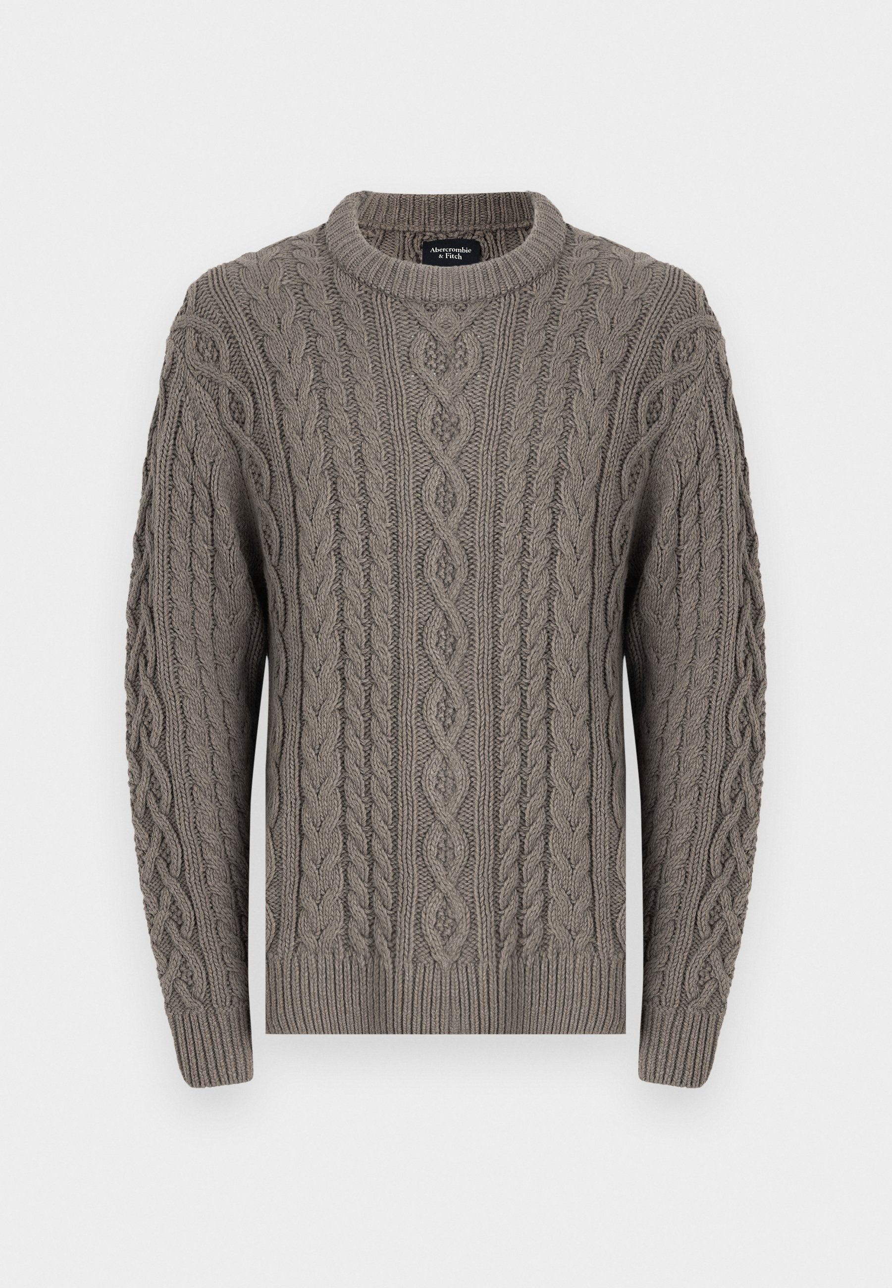 Grauer, kabelgestrickter Rundhalspullover mit komplexen geflochtenen Mustern, gerippten Bündchen, Saum und Kragen, gekennzeichnet mit Abercrombie & Fitch.