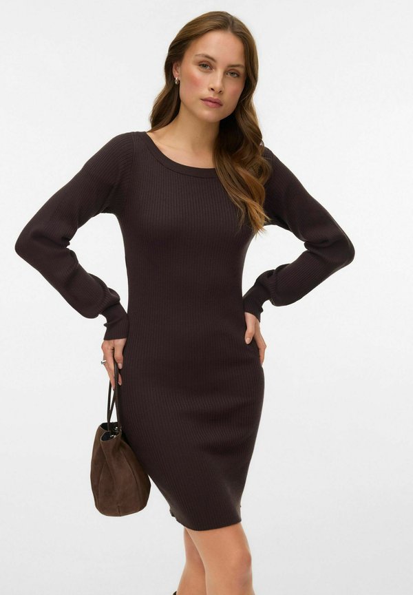 Vero Moda Knitted VMHOLLYKARIS Short - Shift dress - chocolate torte