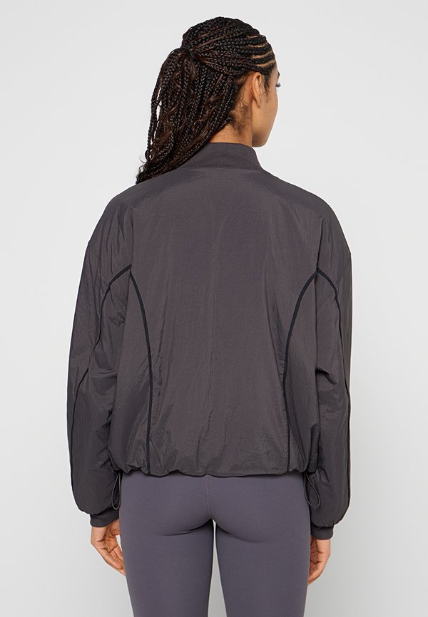 New Balance OVERSIZED