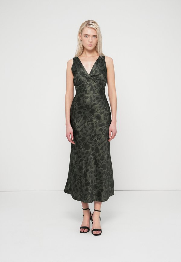 WAL G. OLLY V NECK MAXI