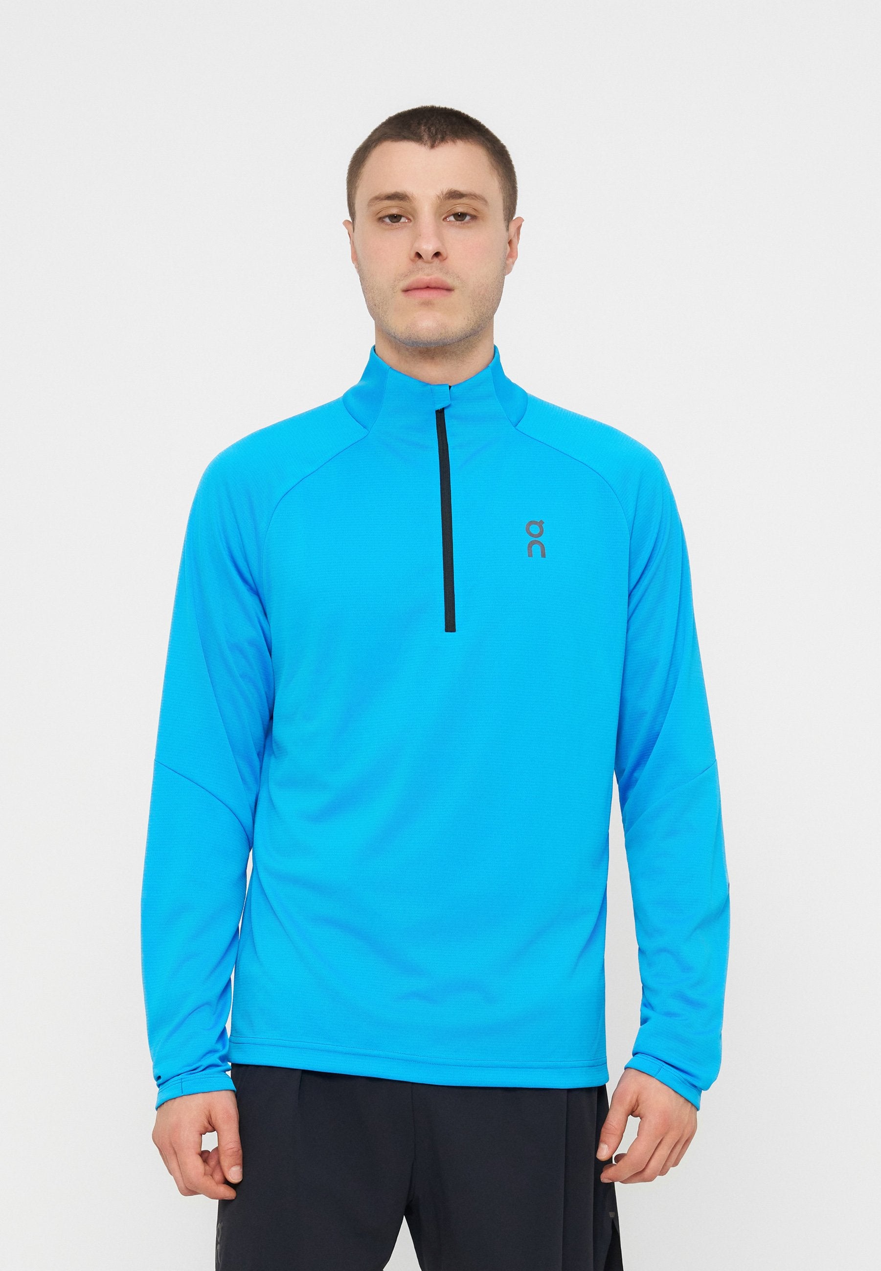 On Langarmshirt Media 3